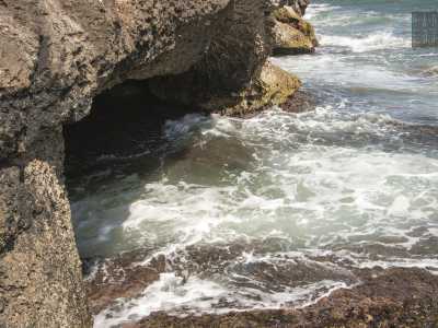 Il suo nome deriva da una piccola caverna situata proprio sotto l�ex ristorante